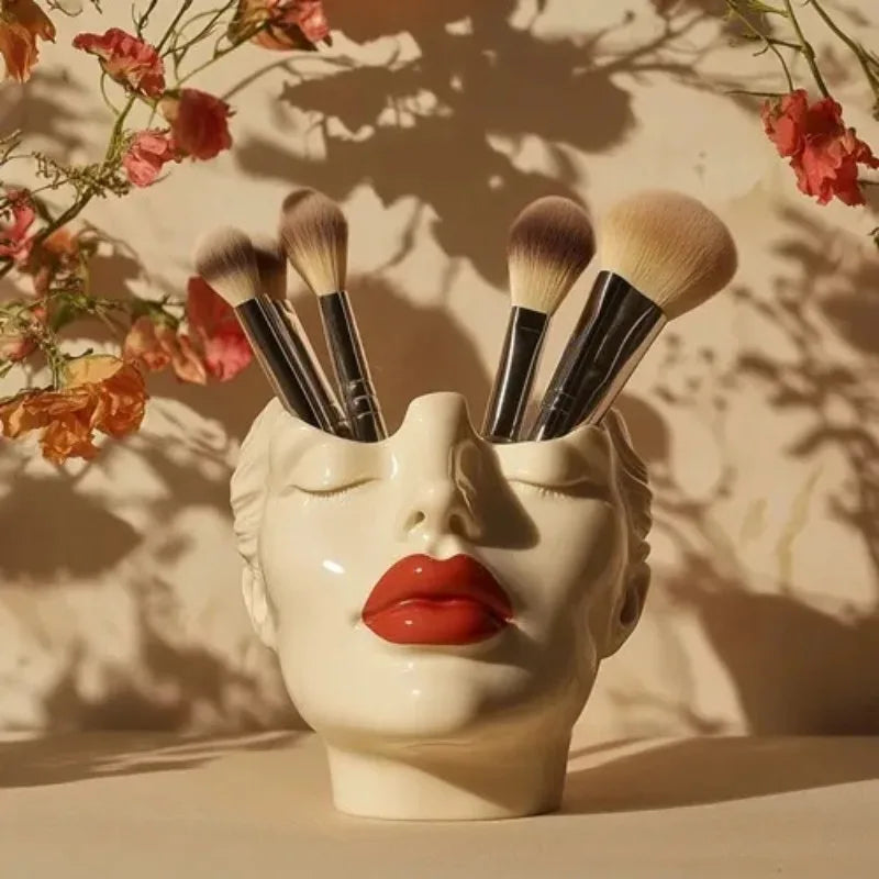 Amore Brush Holder