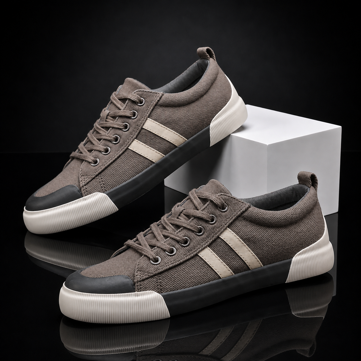 Monte Claude Sneakers
